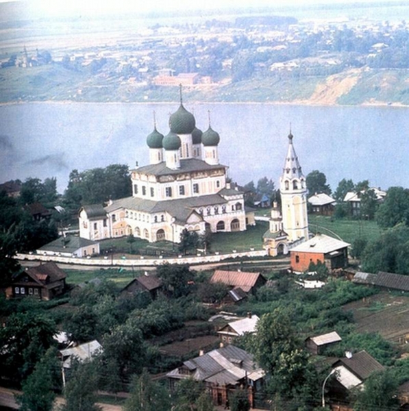 Тутаев собор Воскресения Христова